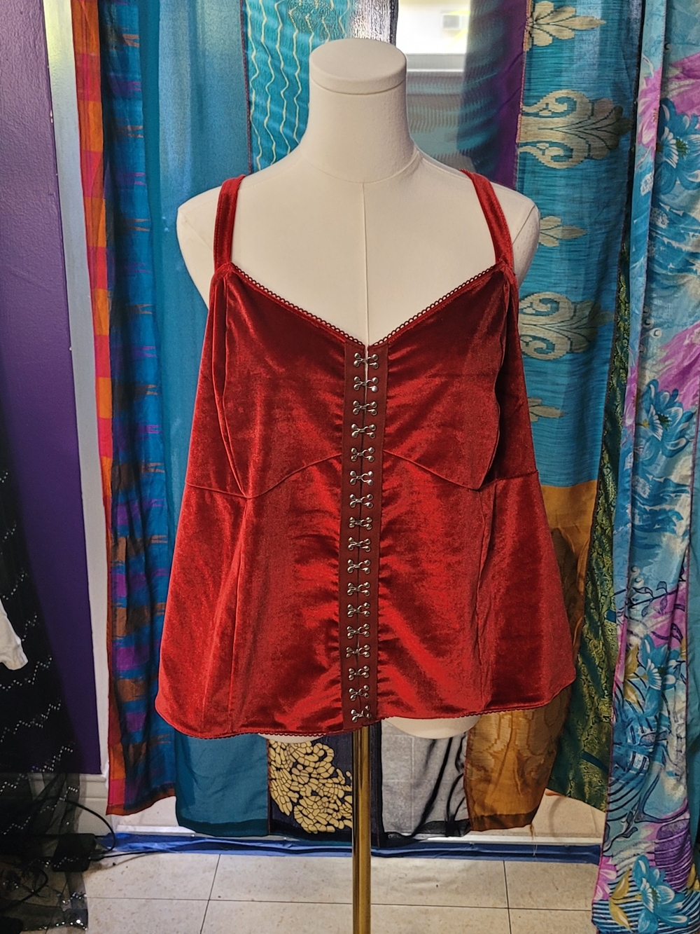 Torrid Nightfall Red Velvet Hook-and-Eye Velvet Cami 2X